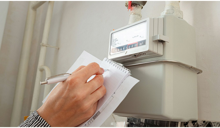 Odpočet stavu plynomerov - gázórák leolvasása